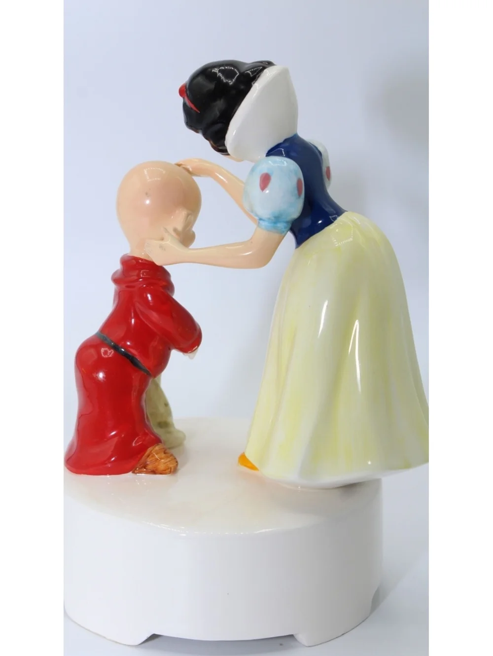 VTG Disney Sankyo Snow White & Dopey Music Box Whistle While We Work Figurine